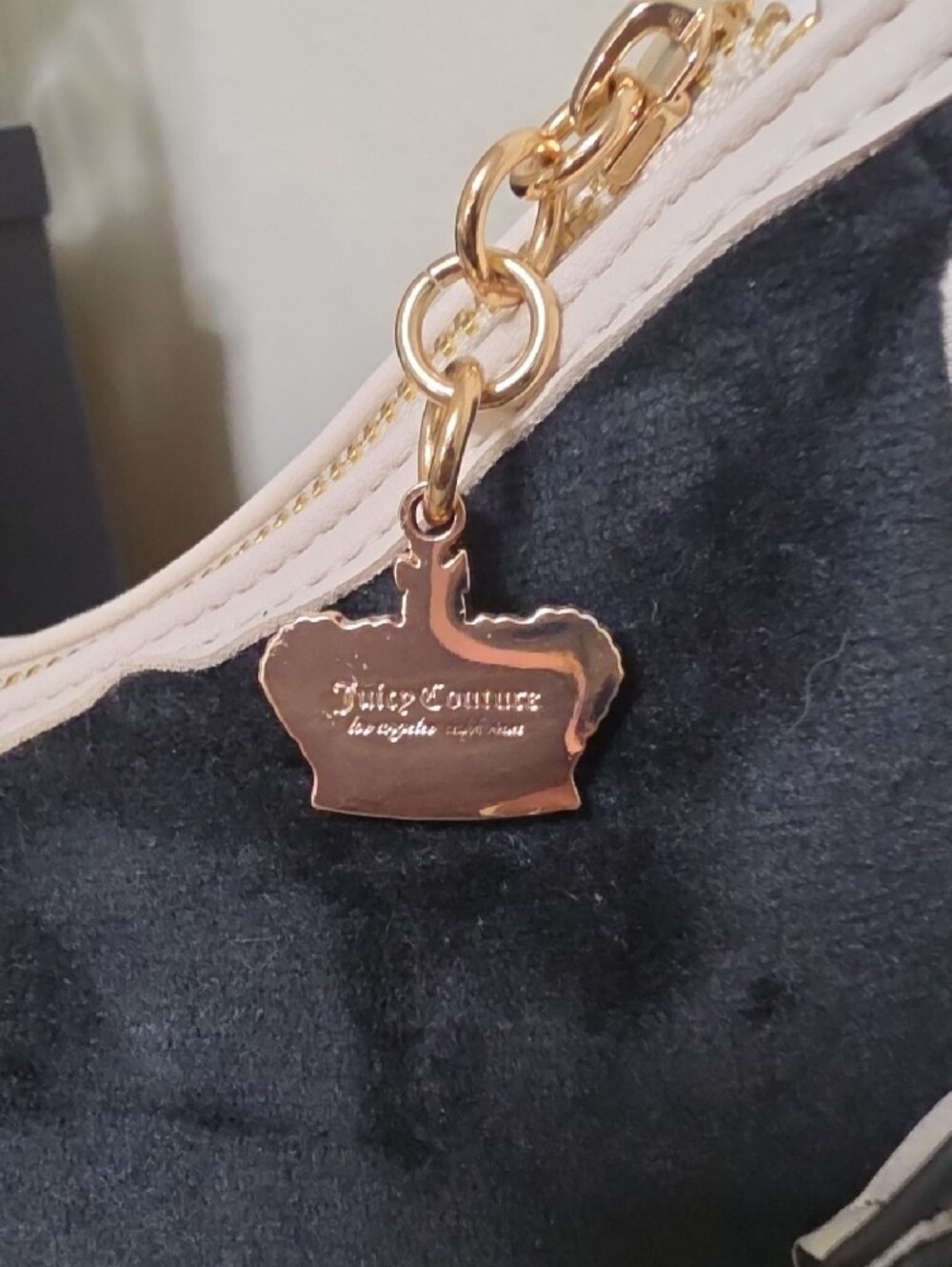 BNWT-Juicy Couture Dreamy Velour Shoulder Bag - Picture 5 of 6